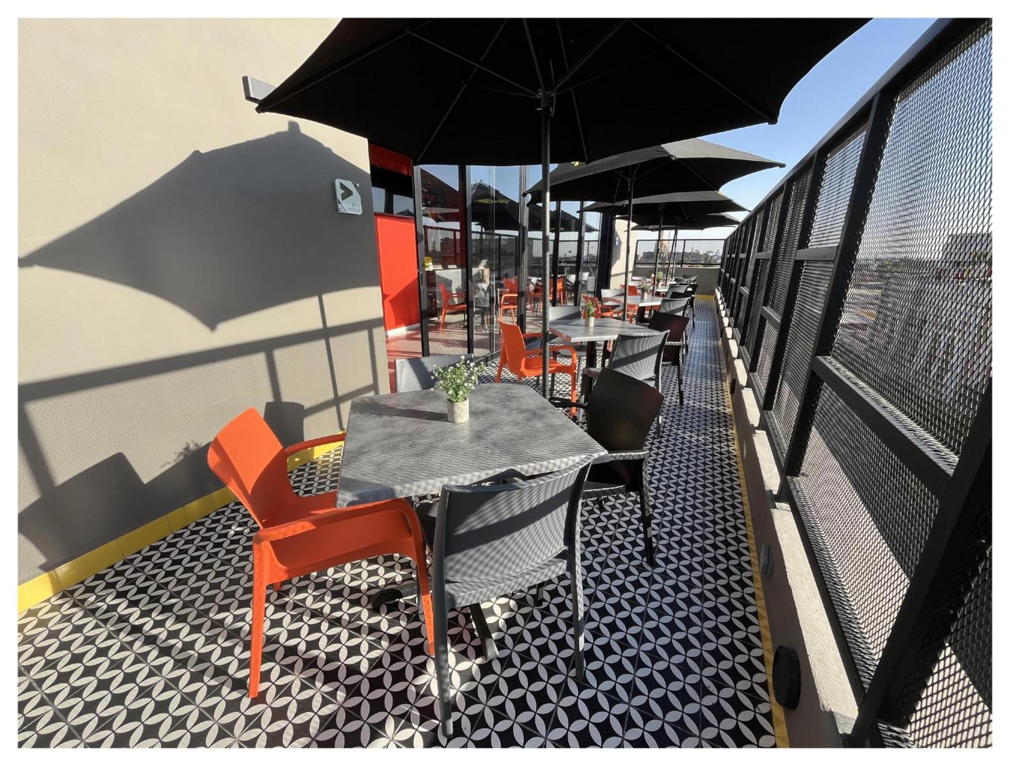 Alt Urbana Hotel Leon Exterior photo