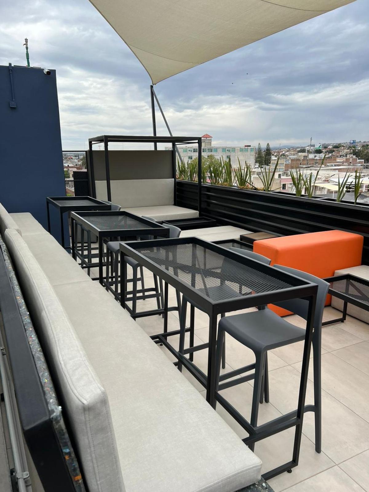 Alt Urbana Hotel Leon Exterior photo